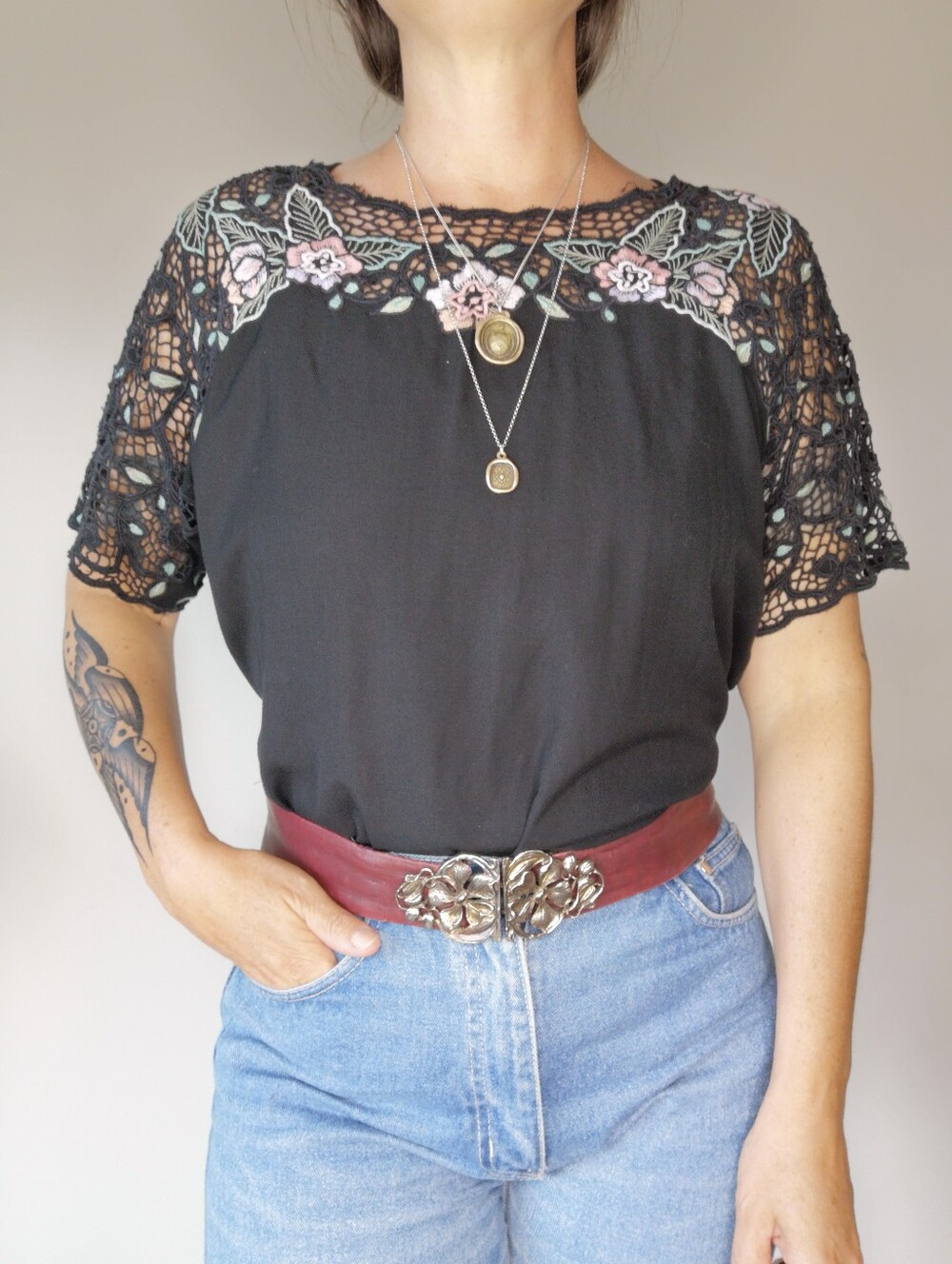 80s Embroidered Cutwork Top - Picture 1 of 9
